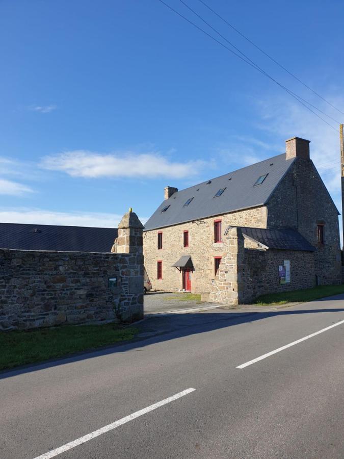 Chambres De Villee Saint-Georges-de-Gréhaigne Exterior photo
