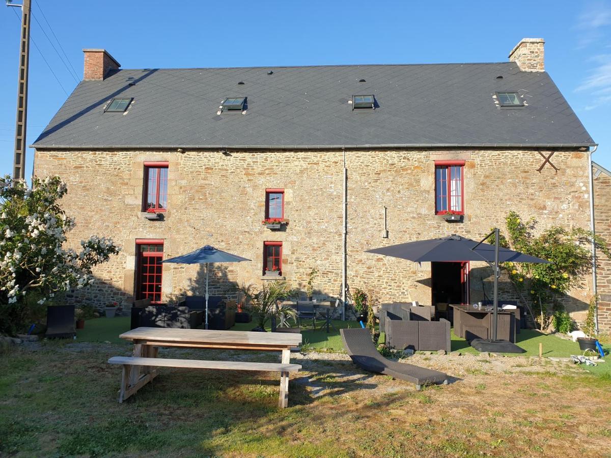 Chambres De Villee Saint-Georges-de-Gréhaigne Exterior photo